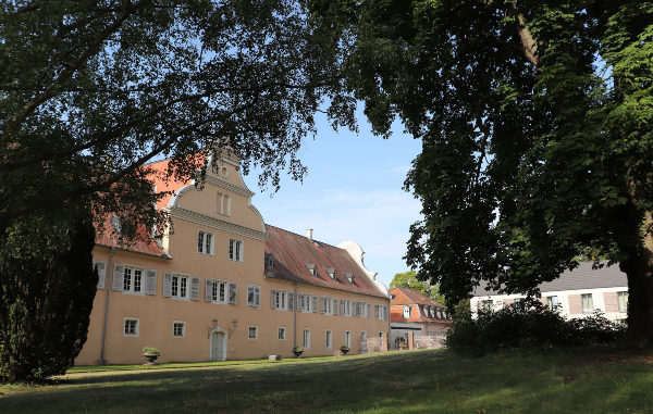schlosspark1-vorhangauf