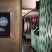 Frühschicht in der BAR mit Unicorn Crew