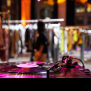 Kleid at Night (bis 21.30 Uhr)